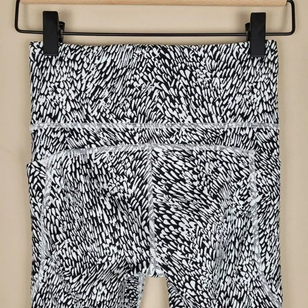 Athleta Size XS Ultimate Stash Textured 7/8 Tight Leggings Tailwind Black White - Picture 5 of 12